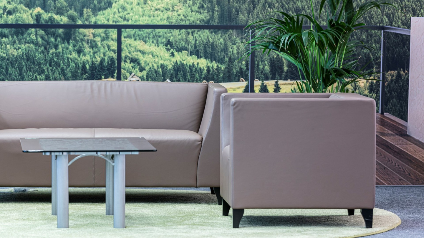 RP Technik Showroom sofa